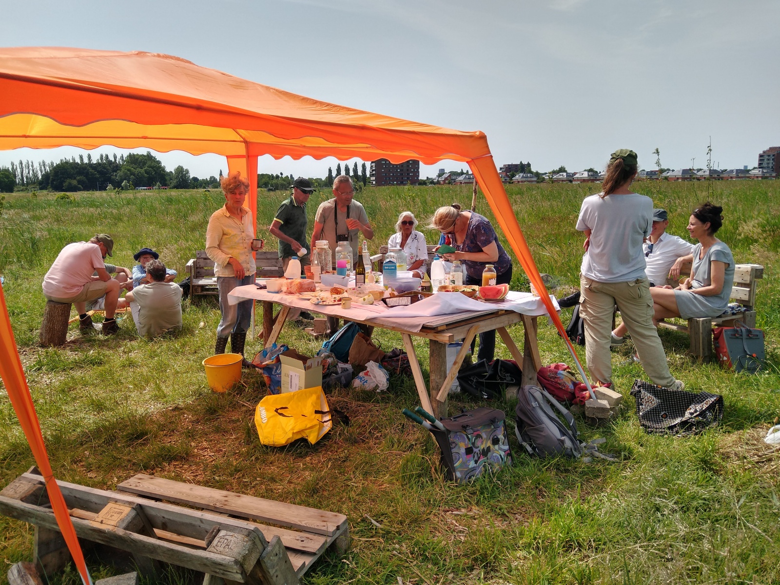 Potluck picknick in voedselbuurtbos GeuzeGroen